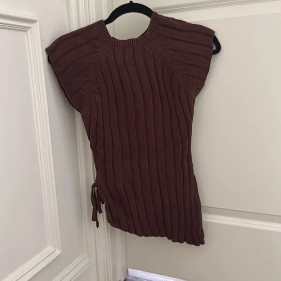 Medium Zara - sweater top in a medium - Picture 2 of 2